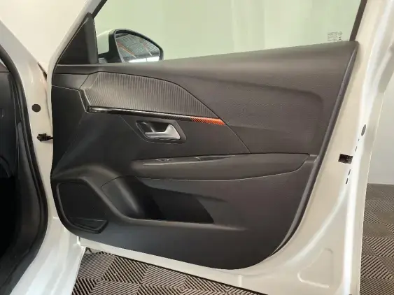 PEUGEOT 208 ELECTRIQUE II - voiture d'occasion - Photo 19