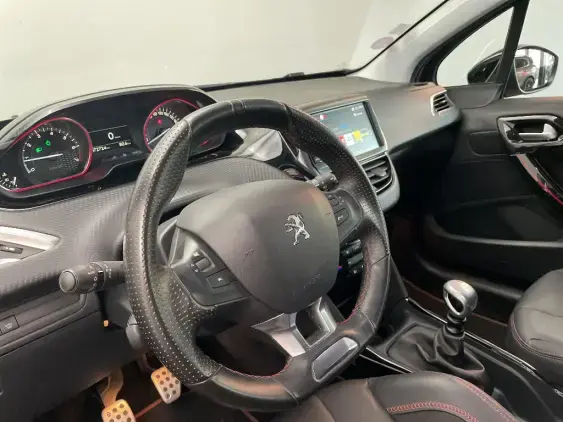 PEUGEOT 2008 - voiture d'occasion - Photo 18