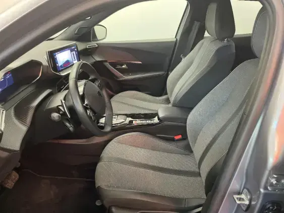 PEUGEOT 2008 II - voiture d'occasion - Photo 18