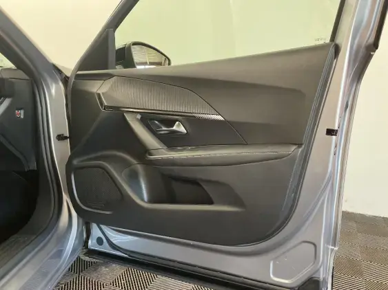 PEUGEOT 2008 II - voiture d'occasion - Photo 20