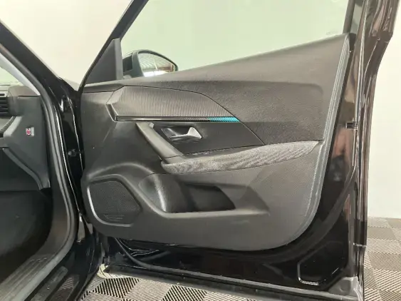 PEUGEOT 2008 II - voiture d'occasion - Photo 20