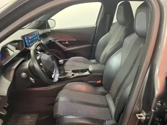 PEUGEOT 2008 II - voiture d'occasion - Photo 18
