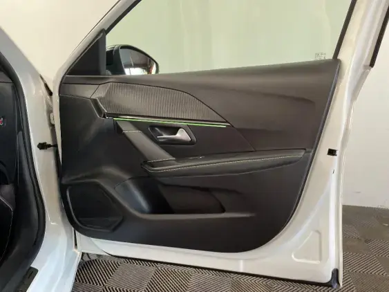 PEUGEOT 208 II - voiture d'occasion - Photo 20