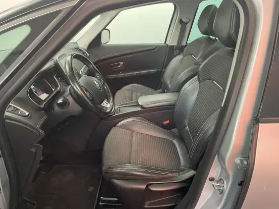 RENAULT SCENIC IV - voiture d'occasion - Photo 18