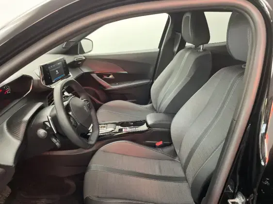 PEUGEOT 2008 II - voiture d'occasion - Photo 17