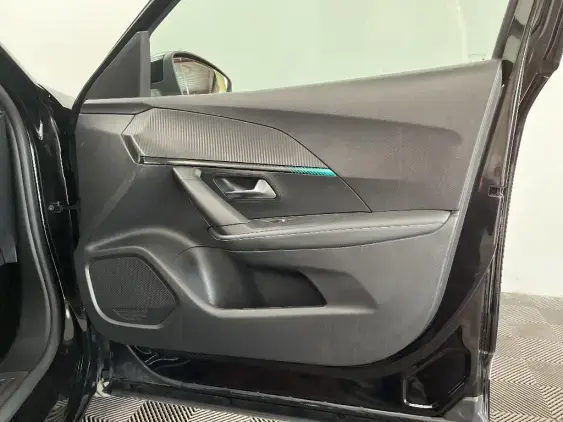 PEUGEOT 2008 II - voiture d'occasion - Photo 19
