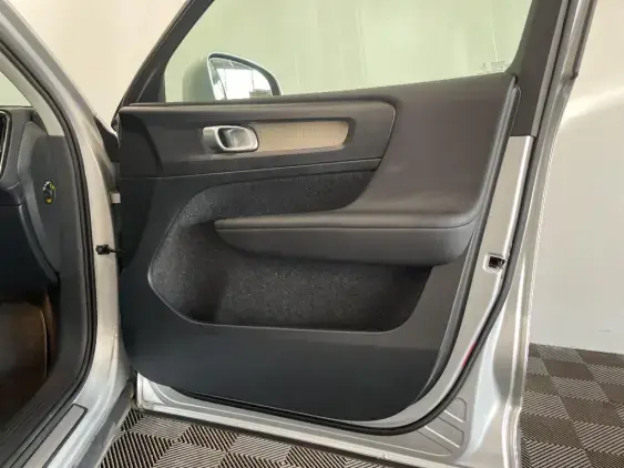 VOLVO XC40 - voiture d'occasion - Photo 20