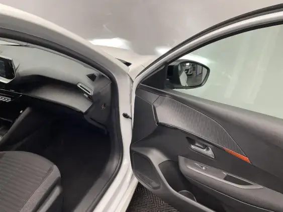 PEUGEOT 208 II - voiture d'occasion - Photo 20