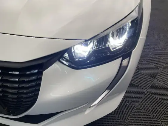 PEUGEOT 208 II - voiture d'occasion - Photo 22