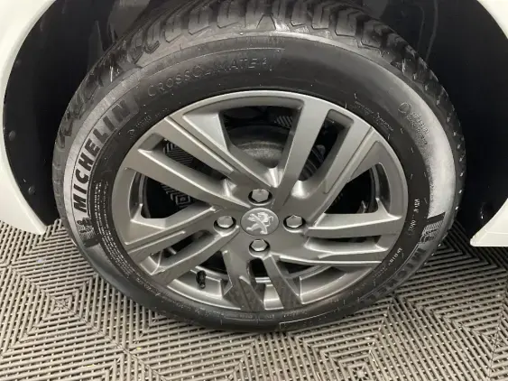 PEUGEOT 208 II - voiture d'occasion - Photo 25