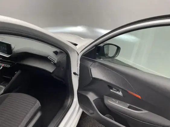 PEUGEOT 208 BUSINESS R II - voiture d'occasion - Photo 20