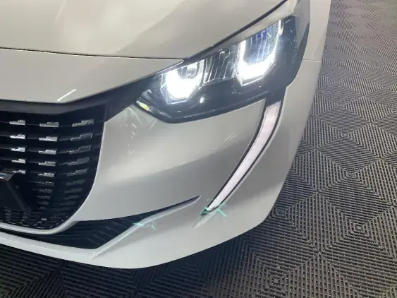 PEUGEOT 208 BUSINESS R II - voiture d'occasion - Photo 22