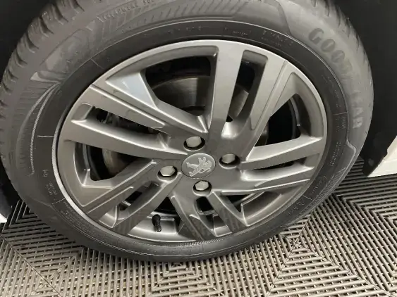 PEUGEOT 208 BUSINESS R II - voiture d'occasion - Photo 23