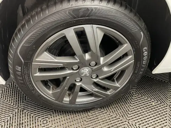 PEUGEOT 208 BUSINESS R II - voiture d'occasion - Photo 25