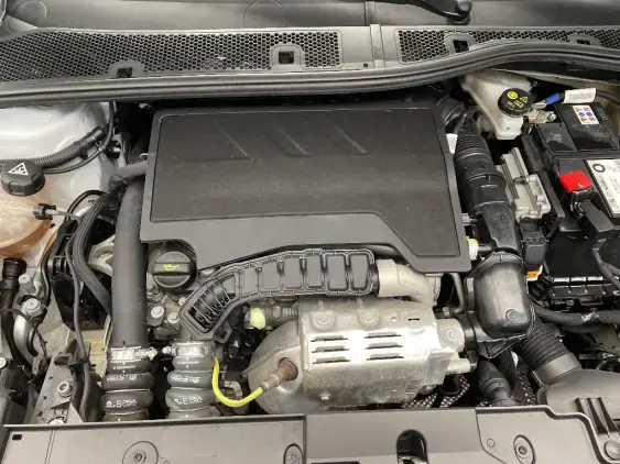 PEUGEOT 208 BUSINESS R II - voiture d'occasion - Photo 21