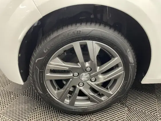 PEUGEOT 208 BUSINESS R II - voiture d'occasion - Photo 25