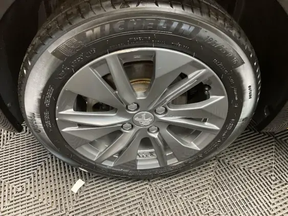 PEUGEOT 208 ELECTRIQUE II - voiture d'occasion - Photo 25