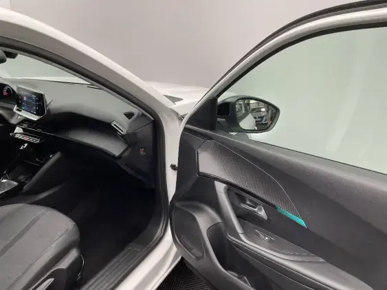 PEUGEOT 2008 II - voiture d'occasion - Photo 20