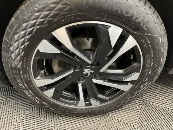 PEUGEOT 2008 II - voiture d'occasion - Photo 23