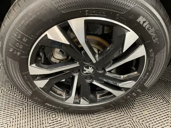 PEUGEOT 2008 II - voiture d'occasion - Photo 25