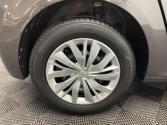 PEUGEOT 208 BUSINESS R II - voiture d'occasion - Photo 24