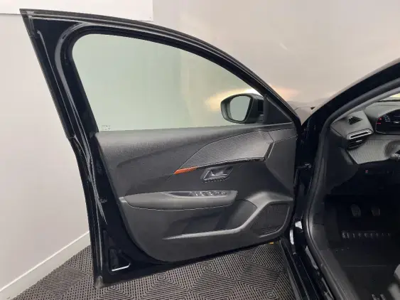 PEUGEOT 208 BUSINESS R II - voiture d'occasion - Photo 17