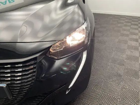 PEUGEOT 208 BUSINESS R II - voiture d'occasion - Photo 20