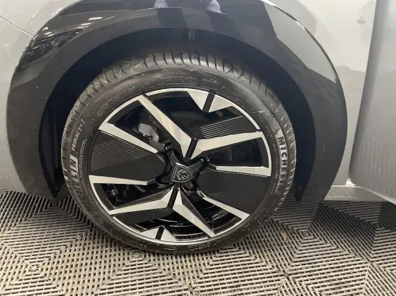 PEUGEOT 208 II - voiture d'occasion - Photo 22