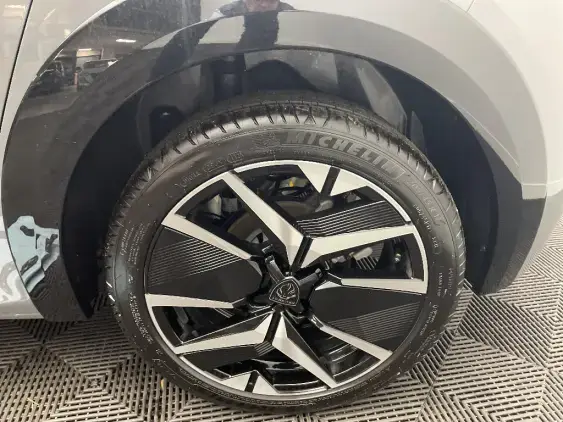 PEUGEOT 208 II - voiture d'occasion - Photo 23