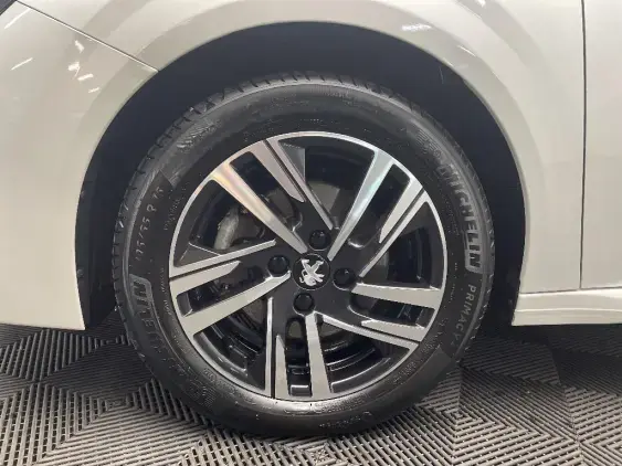 PEUGEOT 208 BUSINESS R II - voiture d'occasion - Photo 23