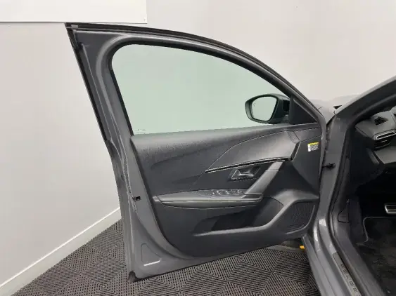 PEUGEOT 208 BUSINESS R II - voiture d'occasion - Photo 19