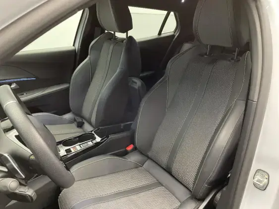 PEUGEOT 2008 II - voiture d'occasion - Photo 18