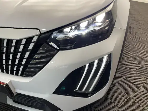 PEUGEOT 2008 II - voiture d'occasion - Photo 22