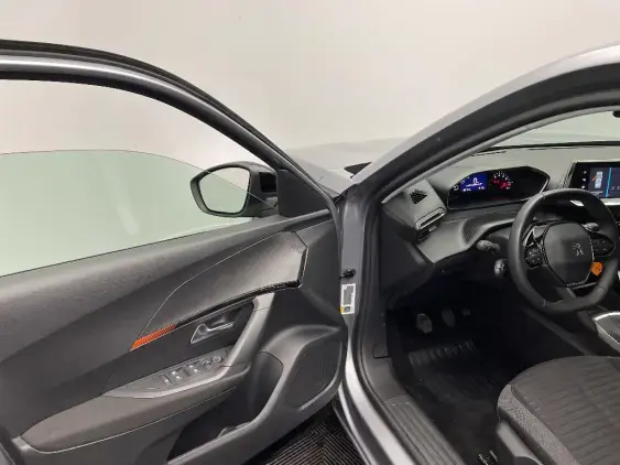 PEUGEOT 2008 II - voiture d'occasion - Photo 19