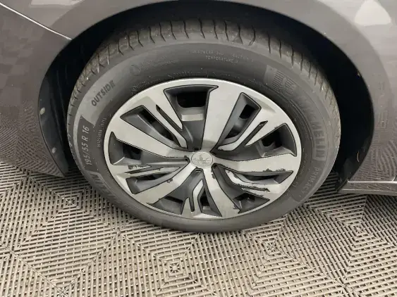 PEUGEOT 208 II - voiture d'occasion - Photo 23