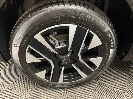 PEUGEOT 208 II - voiture d'occasion - Photo 25