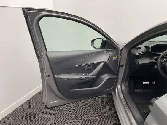 PEUGEOT 208 II - voiture d'occasion - Photo 19