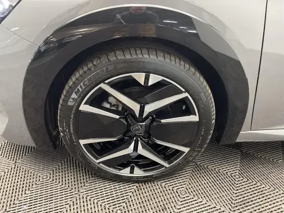 PEUGEOT 208 II - voiture d'occasion - Photo 23