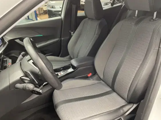 PEUGEOT 2008 II - voiture d'occasion - Photo 18