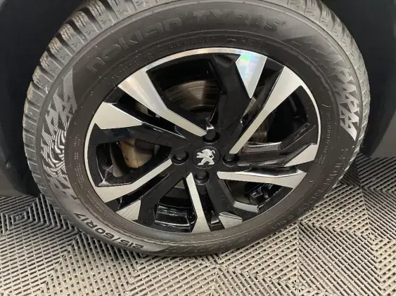 PEUGEOT 2008 II - voiture d'occasion - Photo 23