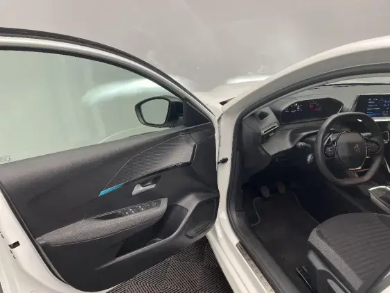 PEUGEOT 208 BUSINESS R II - voiture d'occasion - Photo 19