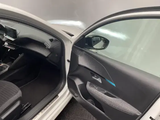 PEUGEOT 208 BUSINESS R II - voiture d'occasion - Photo 20