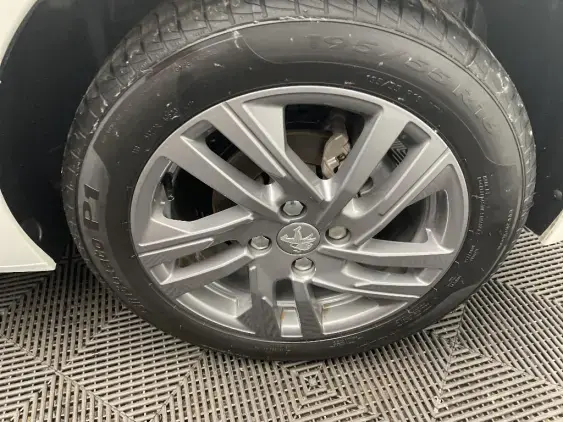 PEUGEOT 208 BUSINESS R II - voiture d'occasion - Photo 24