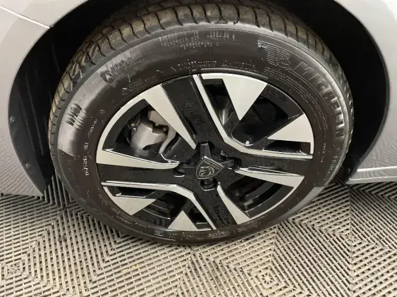 PEUGEOT 208 II - voiture d'occasion - Photo 23