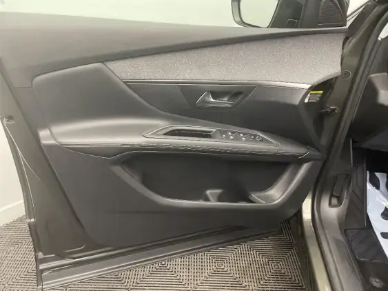 PEUGEOT 3008 II - voiture d'occasion - Photo 19