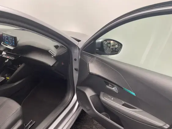 PEUGEOT 208 BUSINESS R II - voiture d'occasion - Photo 20