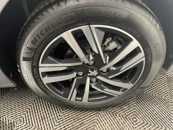 PEUGEOT 208 BUSINESS R II - voiture d'occasion - Photo 24