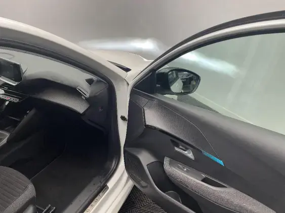 PEUGEOT 208 BUSINESS R II - voiture d'occasion - Photo 20