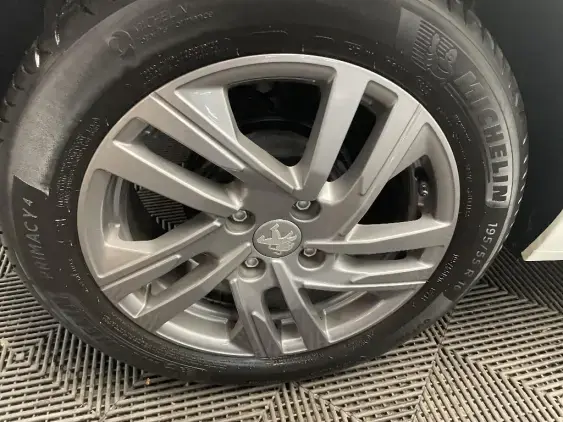 PEUGEOT 208 BUSINESS R II - voiture d'occasion - Photo 25