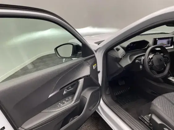 PEUGEOT 2008 II - voiture d'occasion - Photo 19